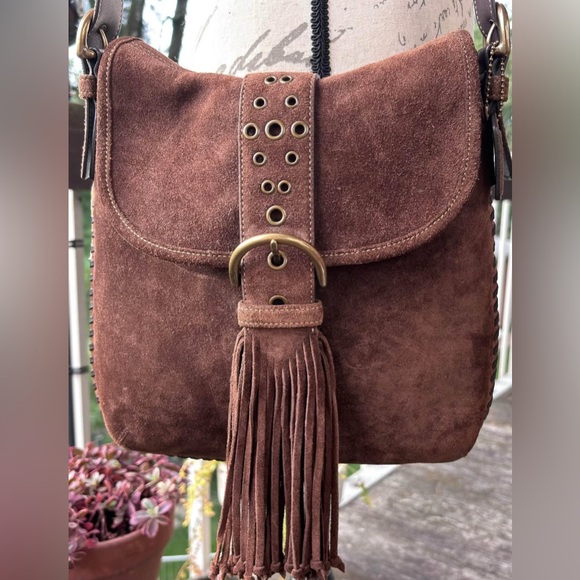 Vintage/Rare Coach Suede Tassel Shoulder Bag
Limited Edition Collectable
#5484 - Picture 3 of 11